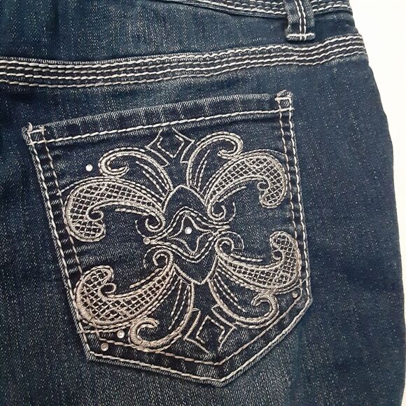 Ariya Jeans Womens 7/8 Distressed Whiskered Rhinestone Pockets - Picture 6 of 10